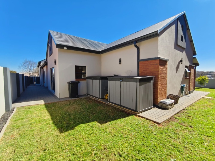 3 Bedroom Property for Sale in Meerhof North West